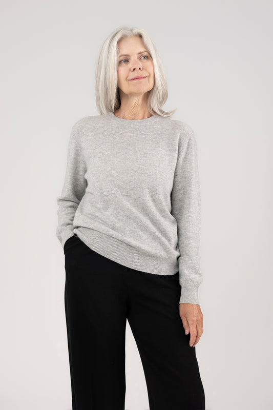 Roundneck Pullover : Light Grey