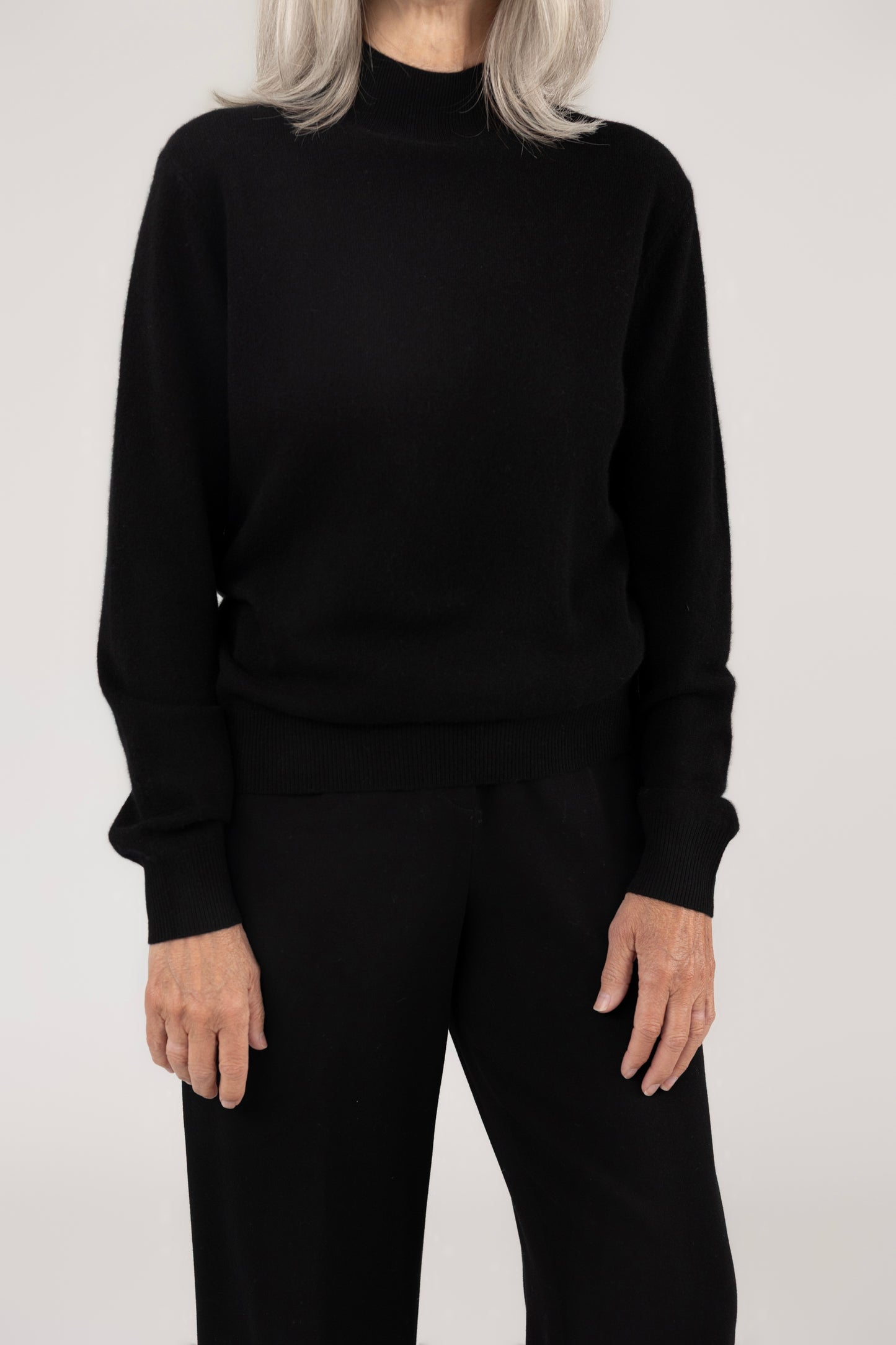 Mock Neck Pullover : Black