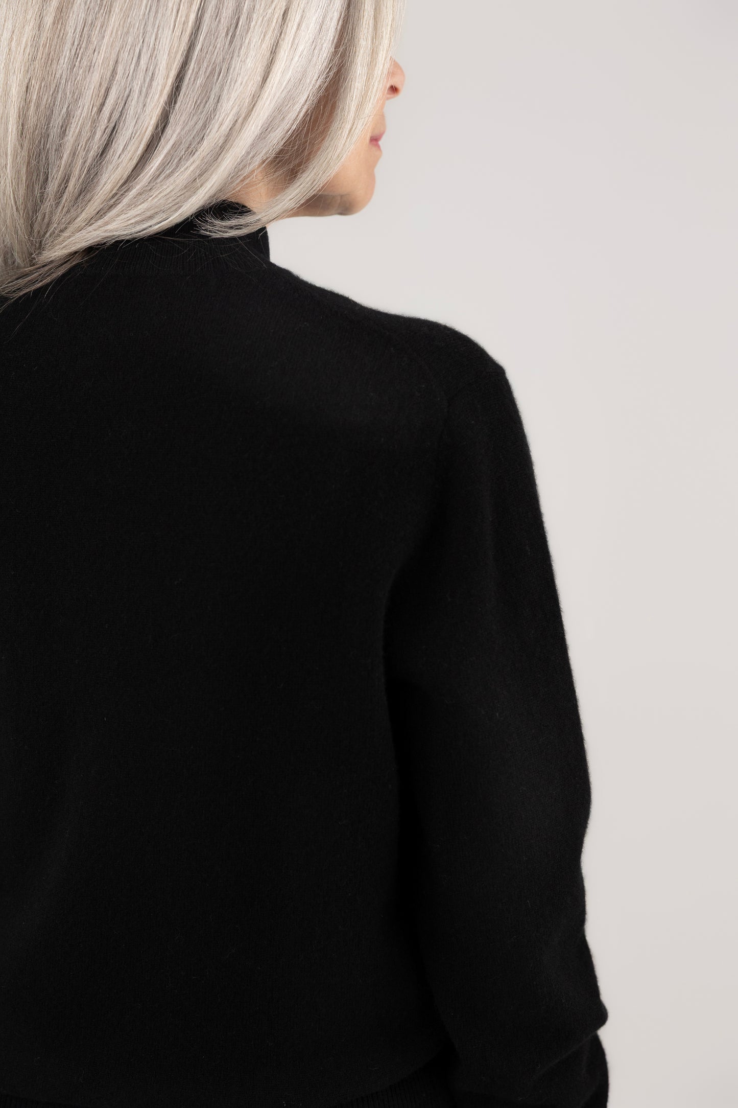 Mock Neck Pullover : Black