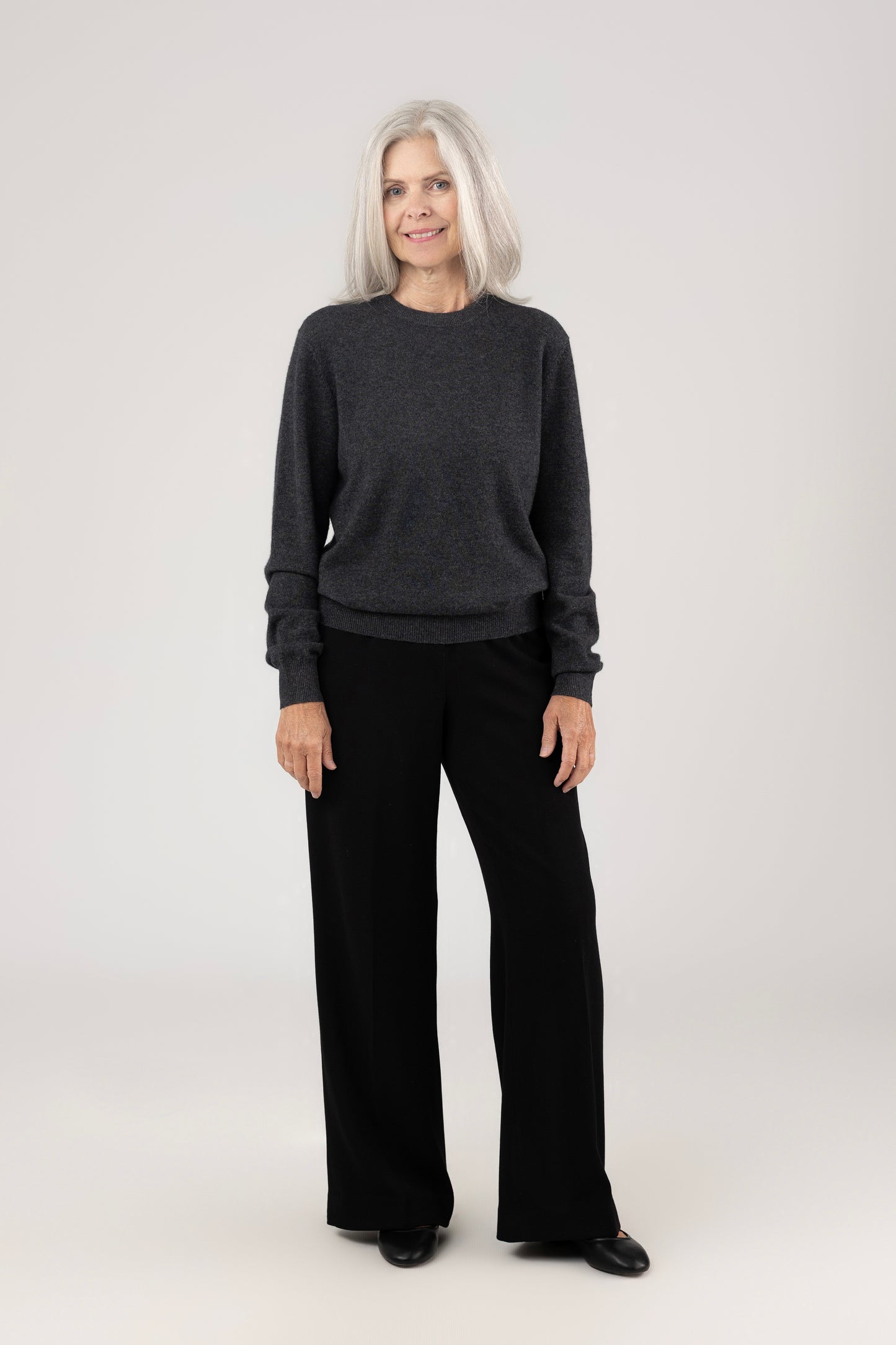 Roundneck Pullover : Charcoal