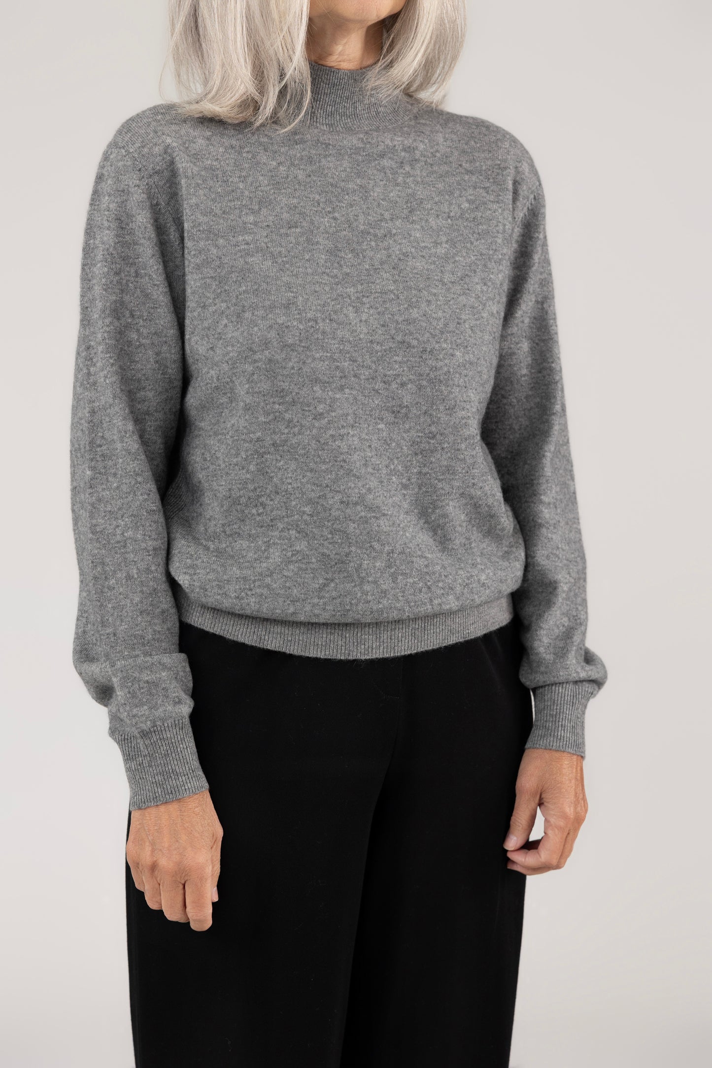 Mock Neck Pullover : Gray