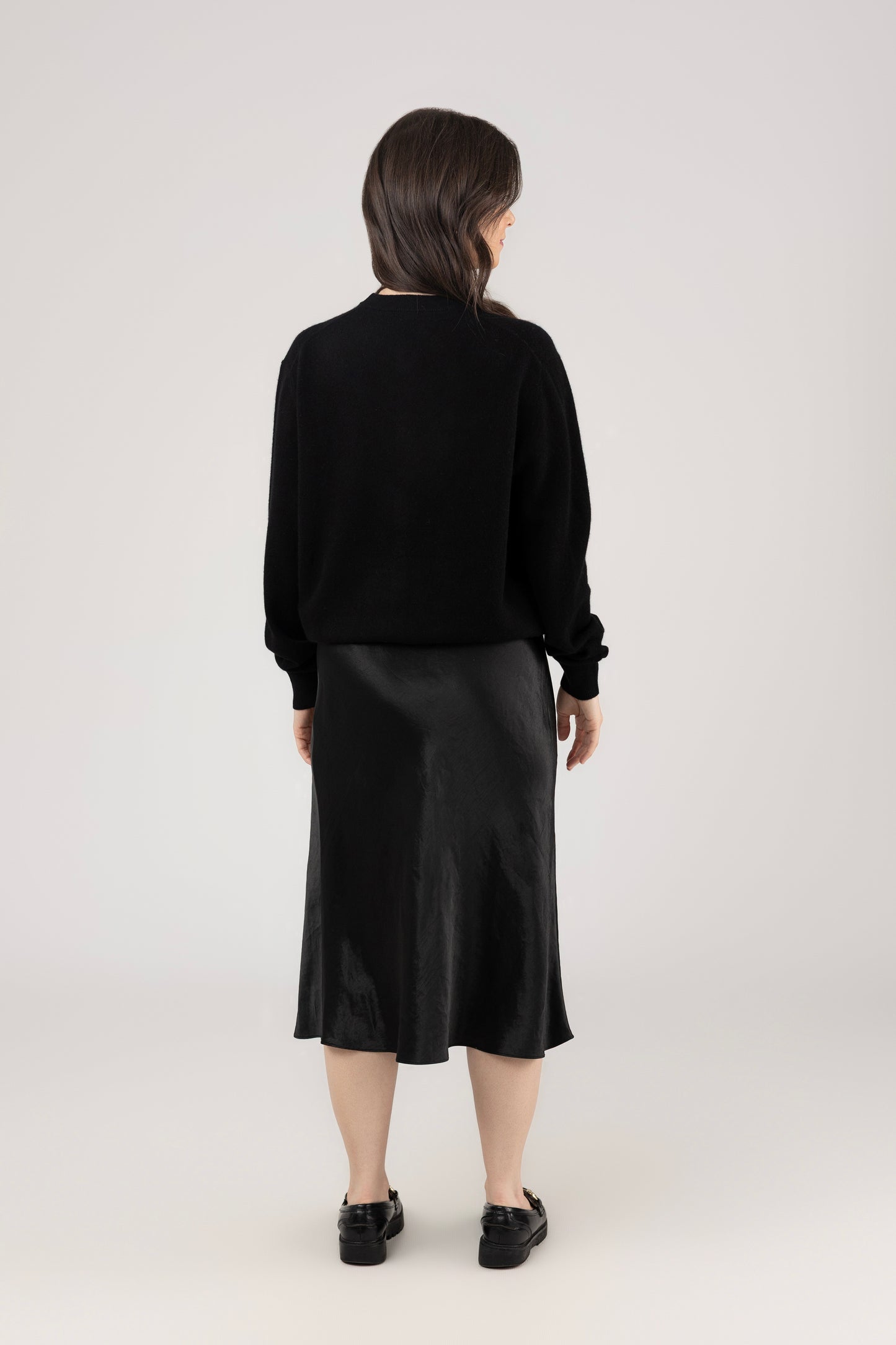Round Neck Cardigan : Black