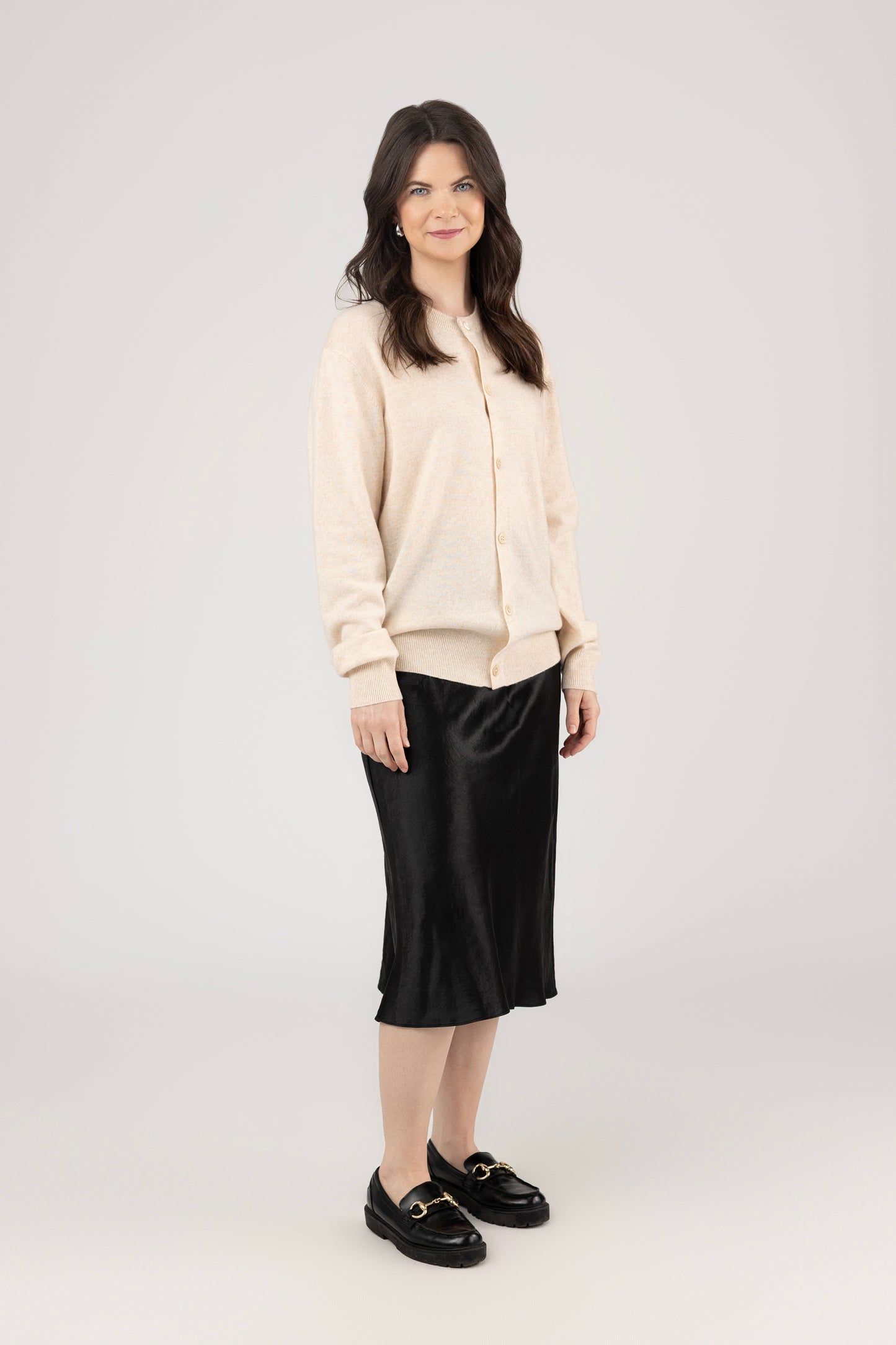 Round Neck Cardigan : Oatmeal