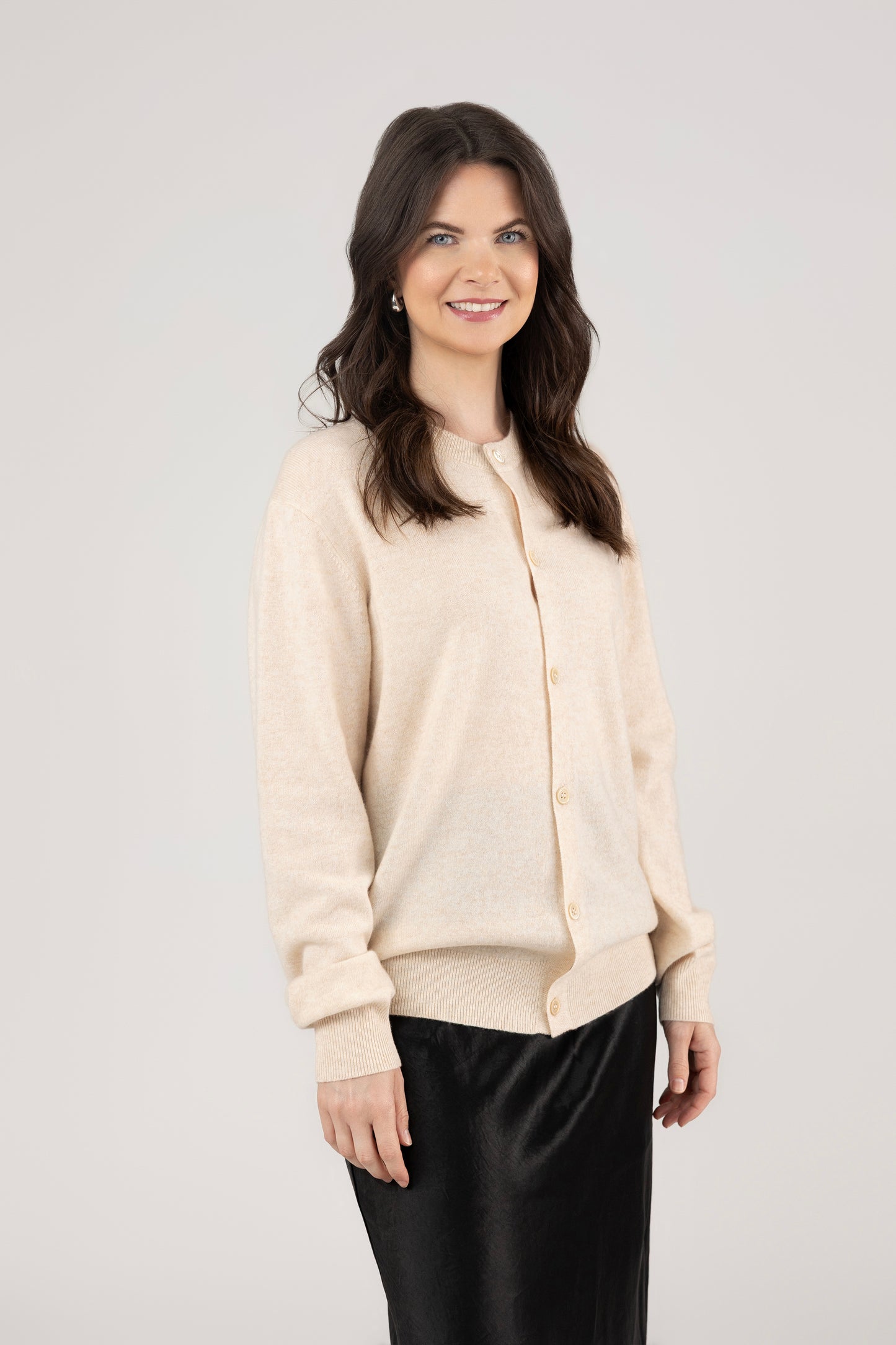 Round Neck Cardigan : Oatmeal