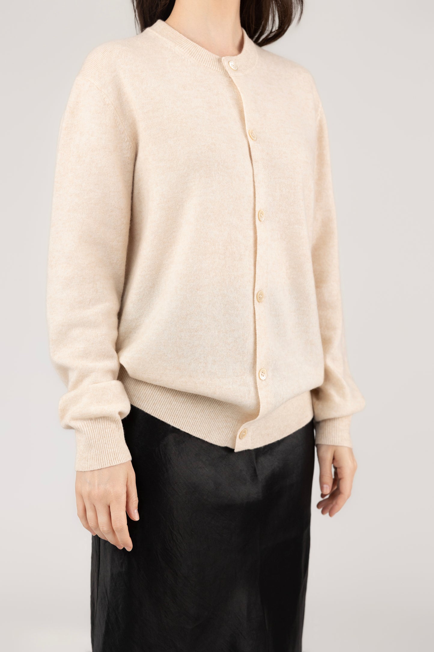 Round Neck Cardigan : Oatmeal