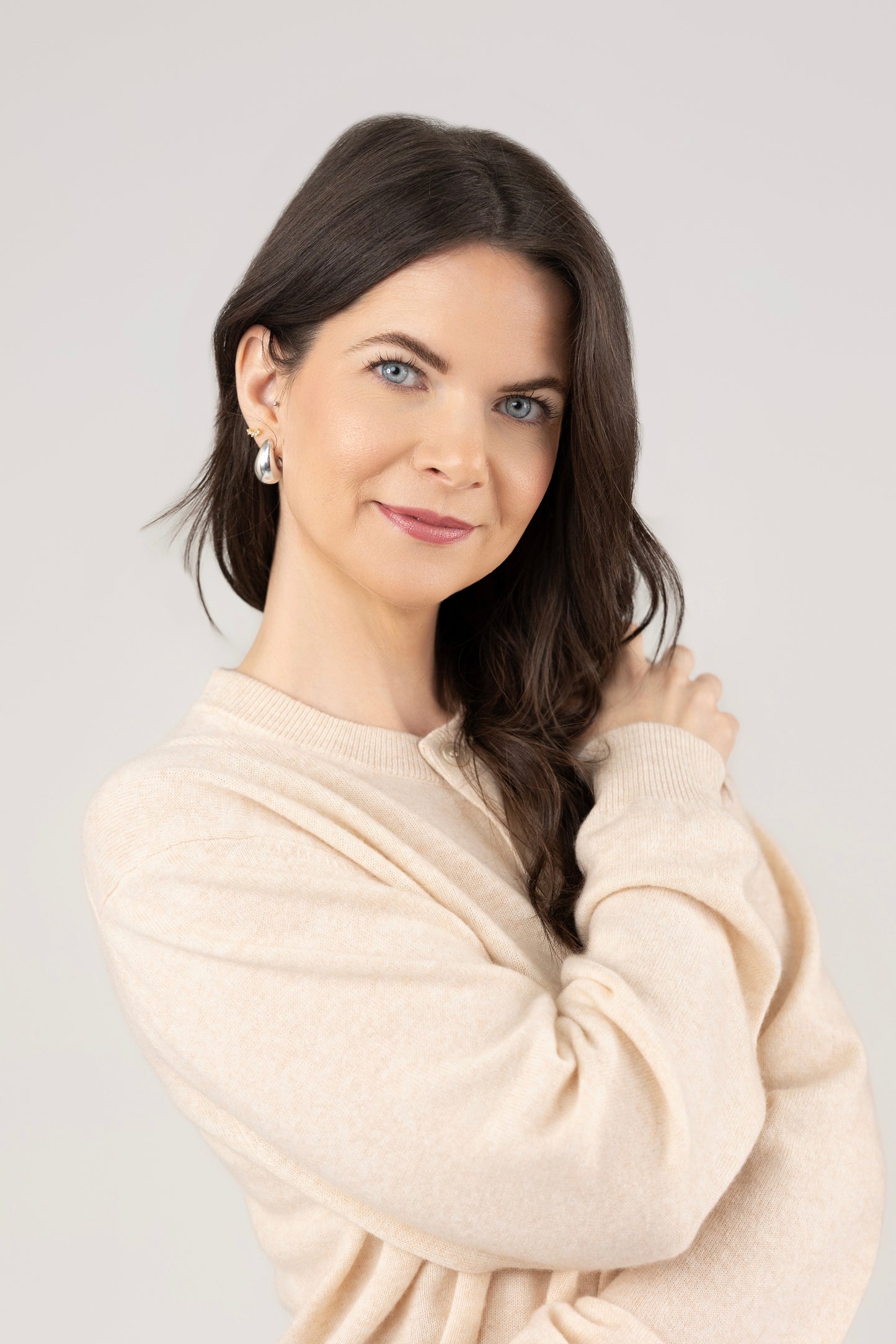Round Neck Cardigan : Oatmeal