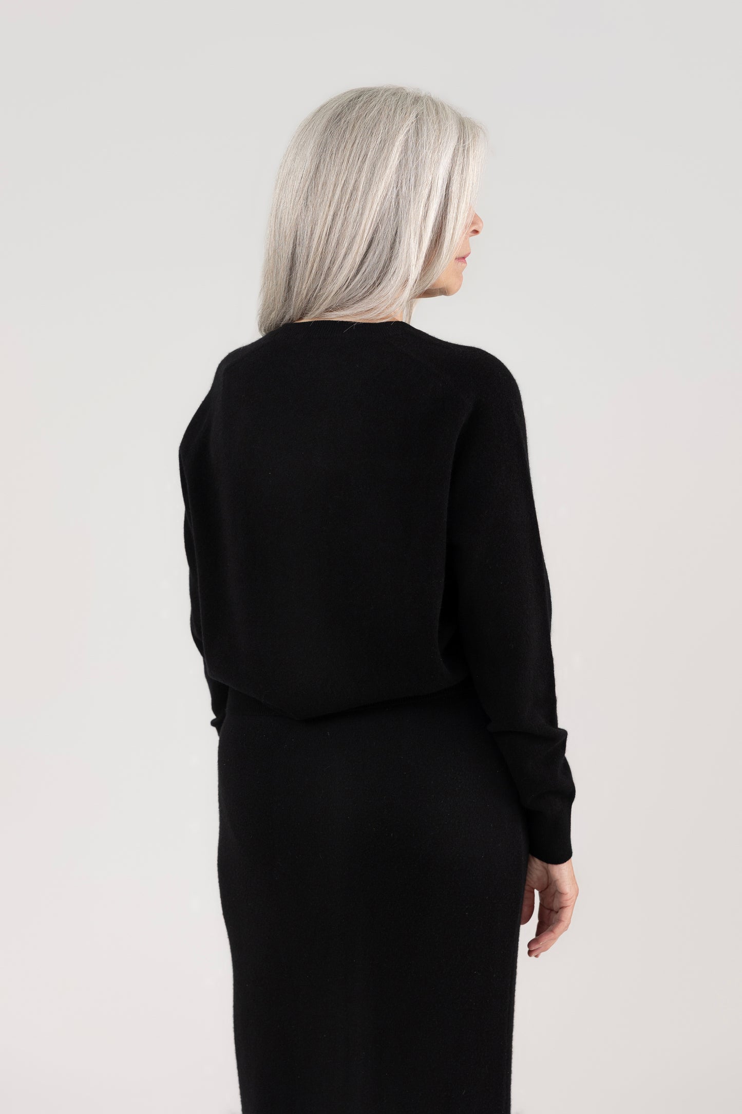 Raglan Round Neck : Black