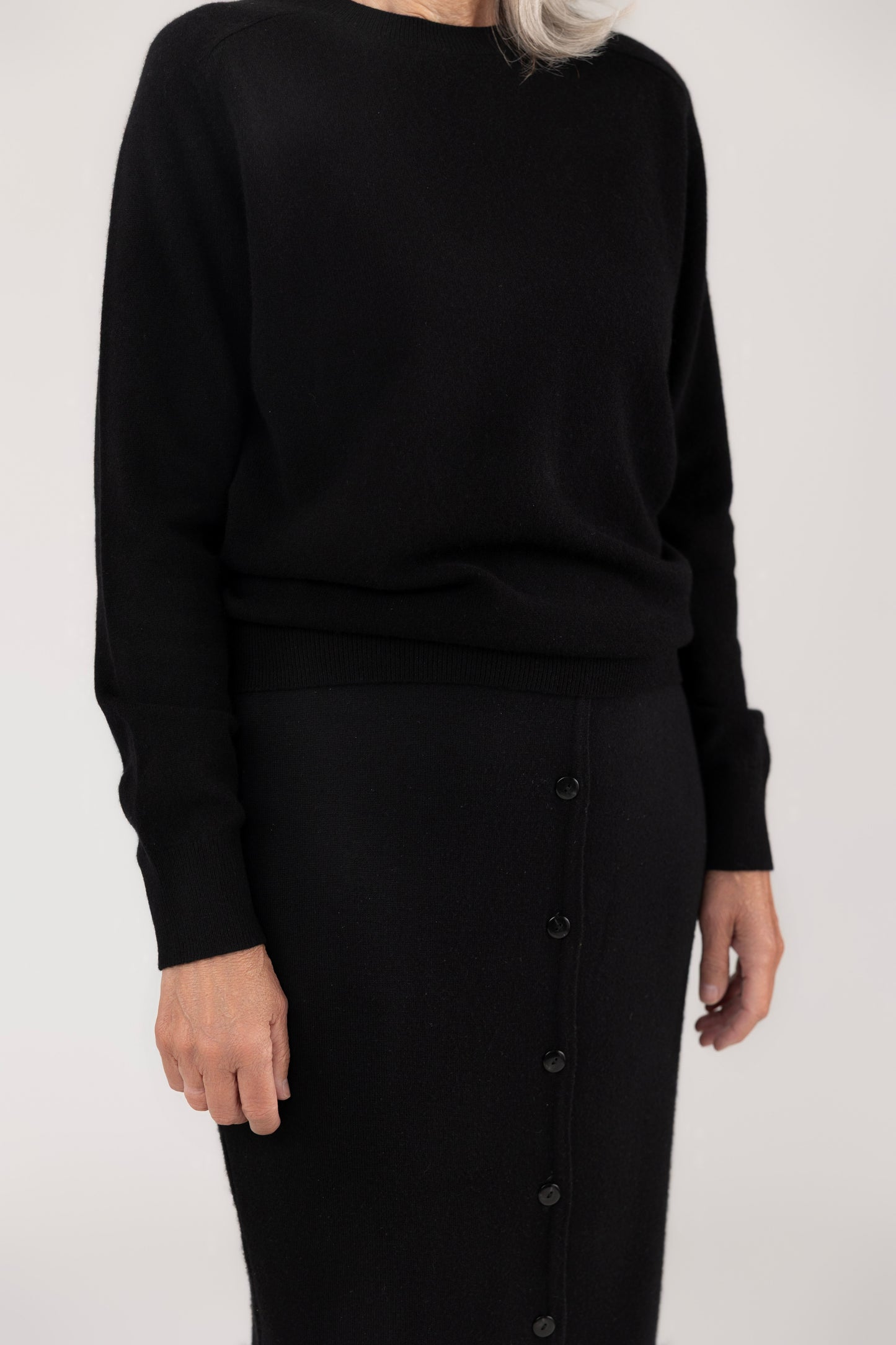 Raglan Round Neck : Black