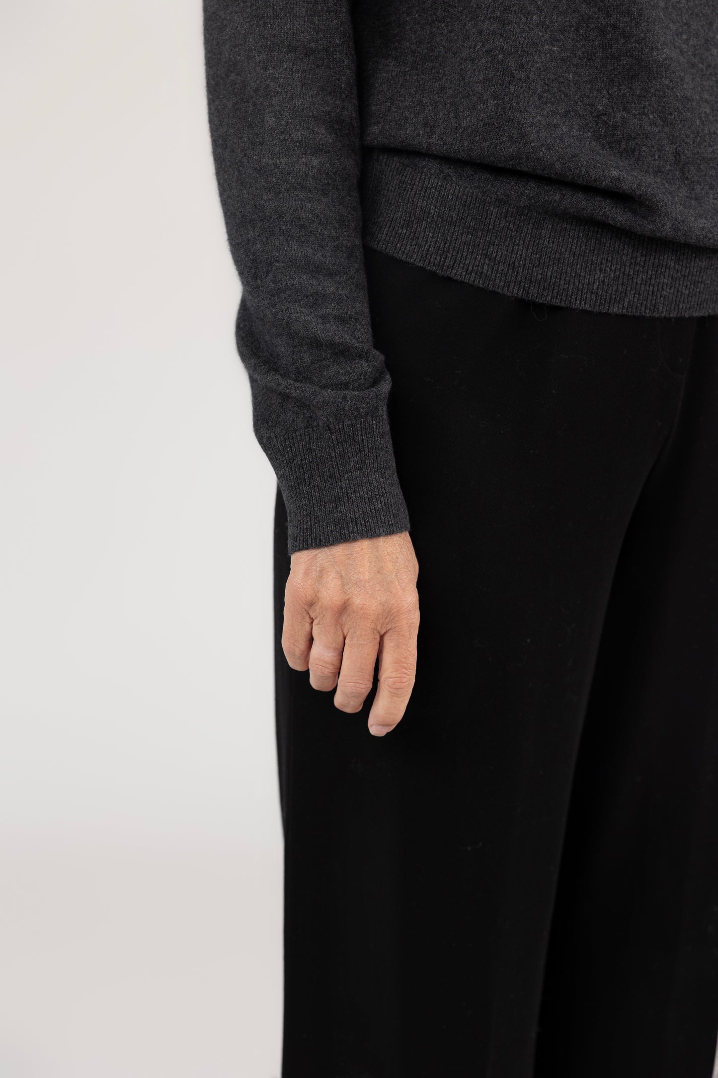 Raglan Round Neck : Charcoal