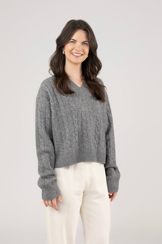 V Neck Cable Pullover : Grey