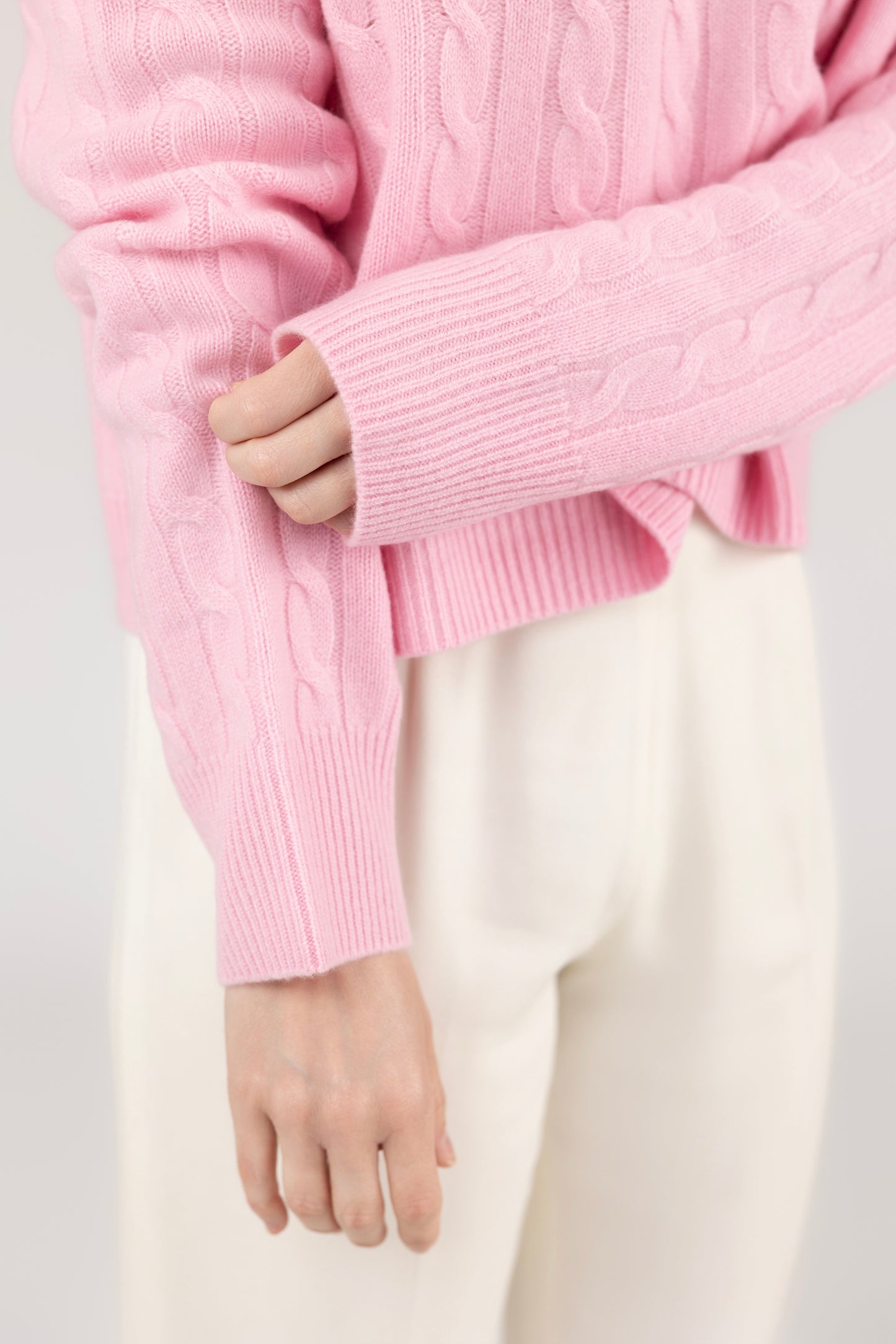 V Neck Cable Pullover : Light Pink