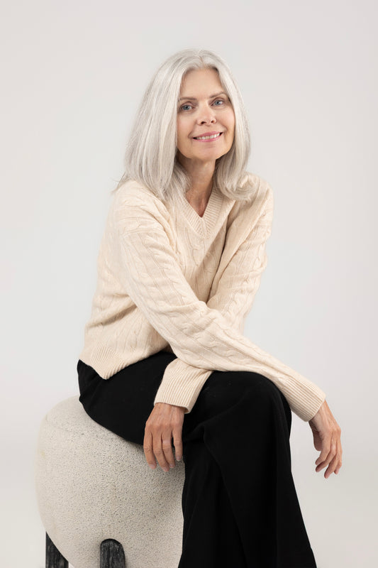 V Neck Cable Pullover : Oatmeal