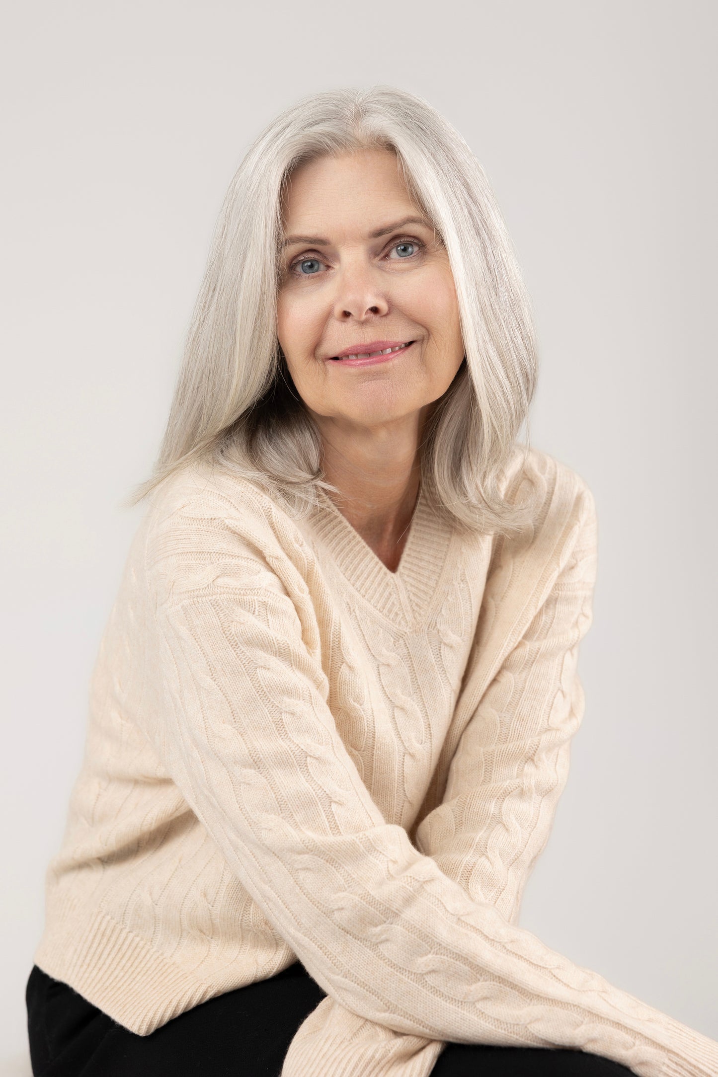 V Neck Cable Pullover : Oatmeal