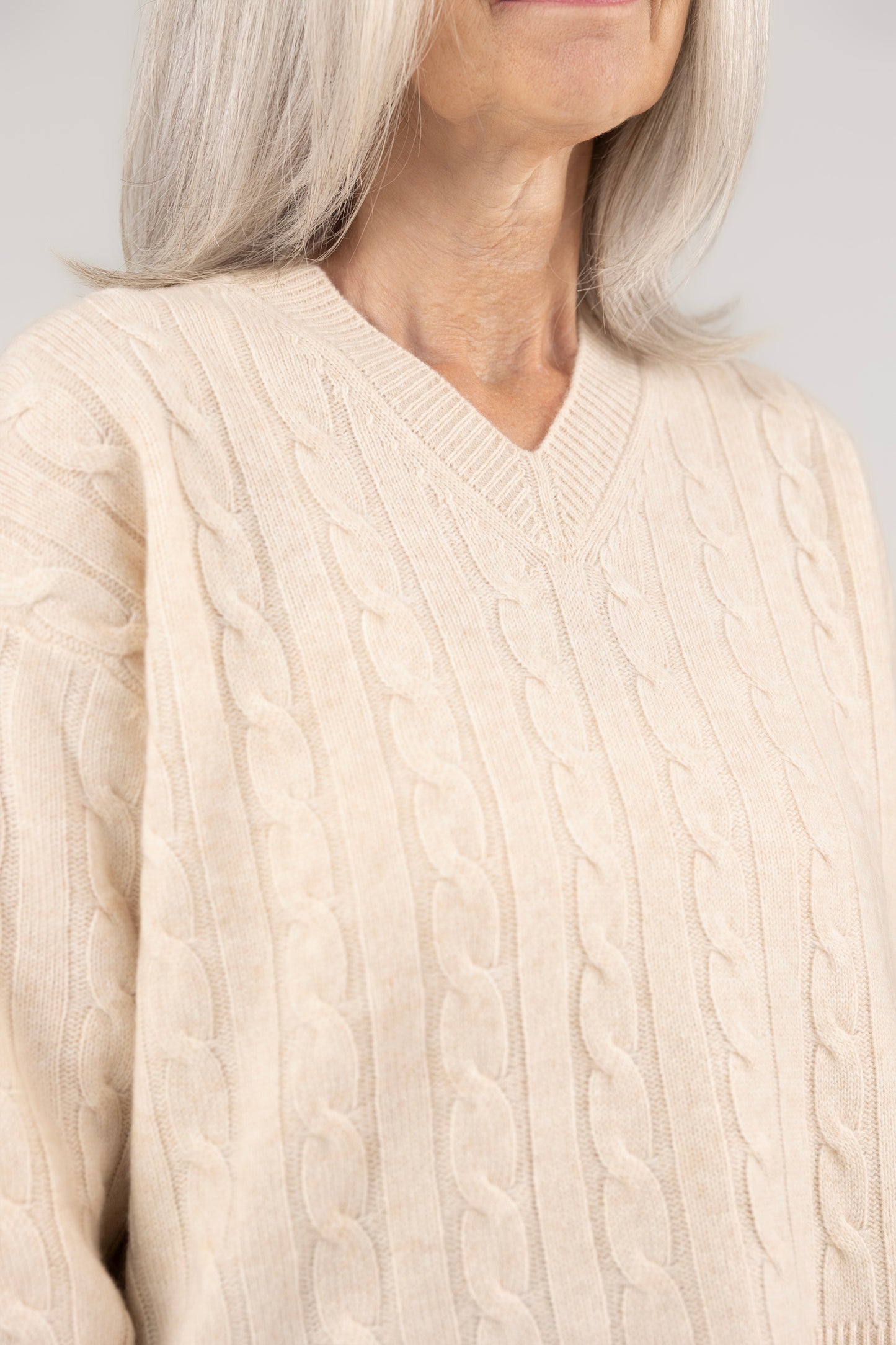 V Neck Cable Pullover : Oatmeal