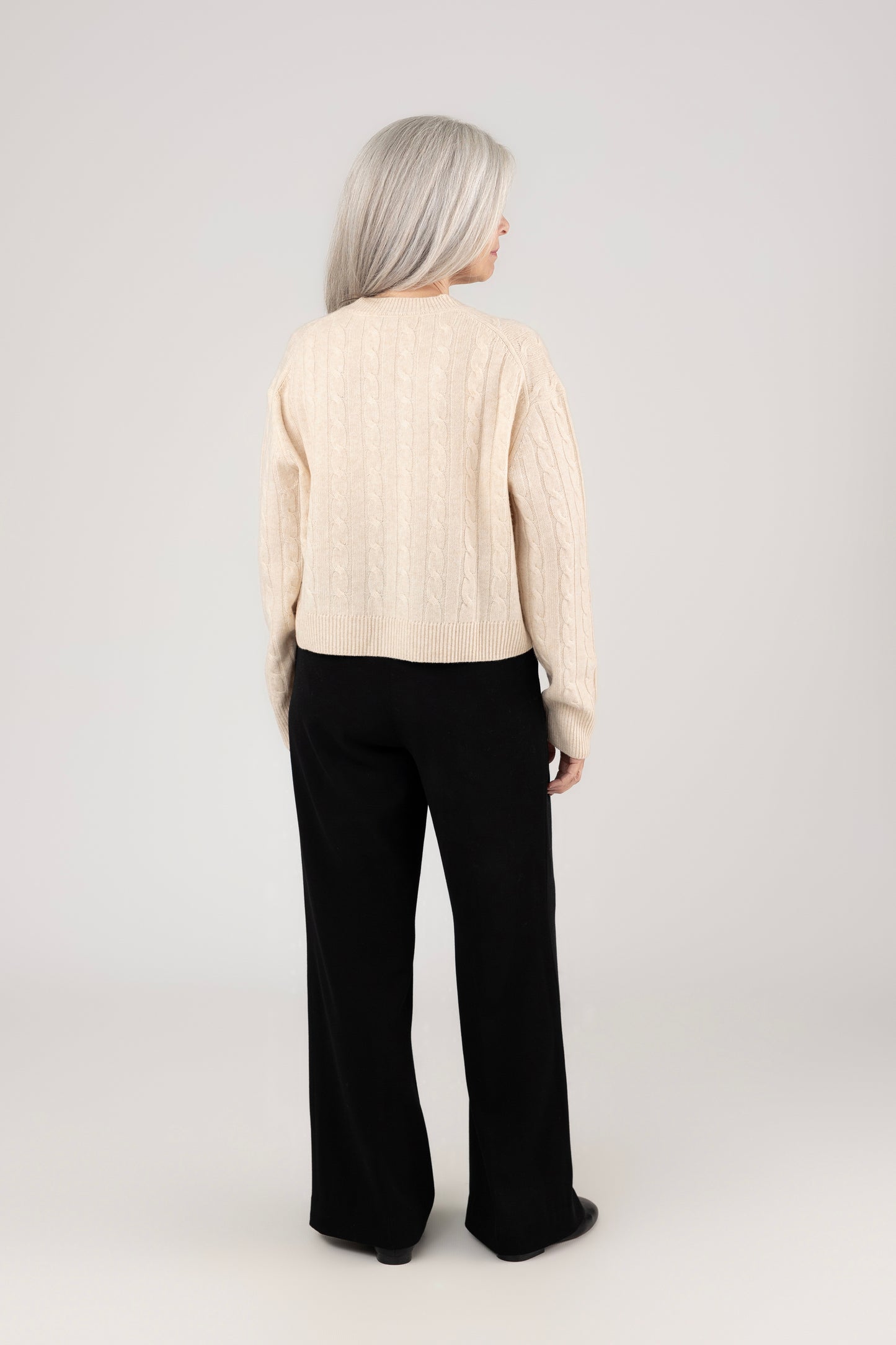 V Neck Cable Pullover : Oatmeal