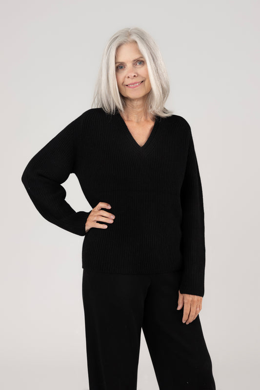 Ribbed V Neck Pullover : Black