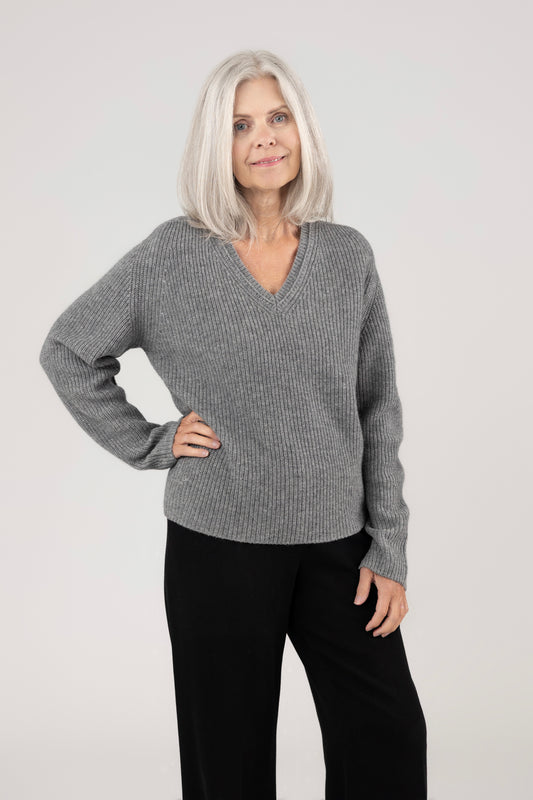 Ribbed V Neck Pullover : Grey
