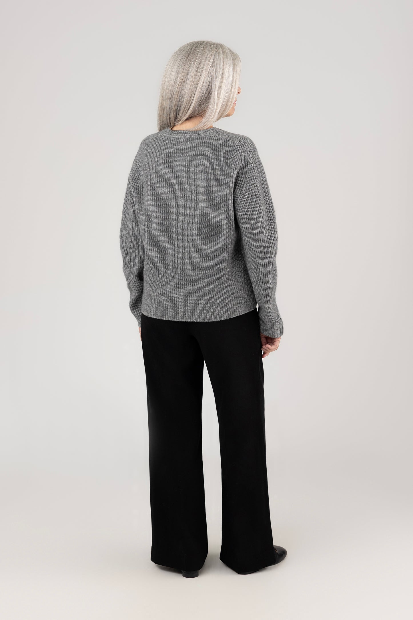 Ribbed V Neck Pullover : Grey