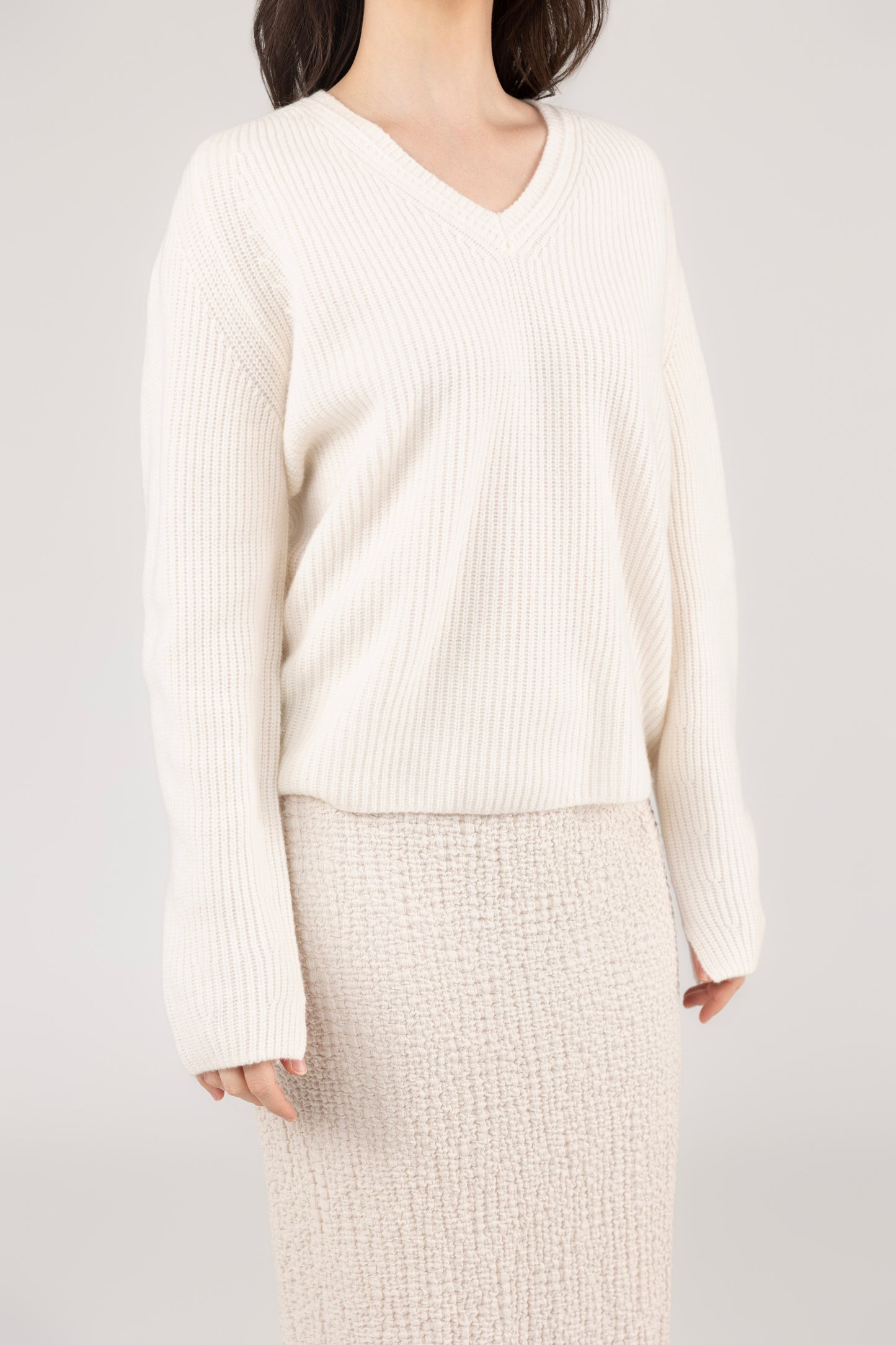 Ribbed V Neck Pullover : Ivory