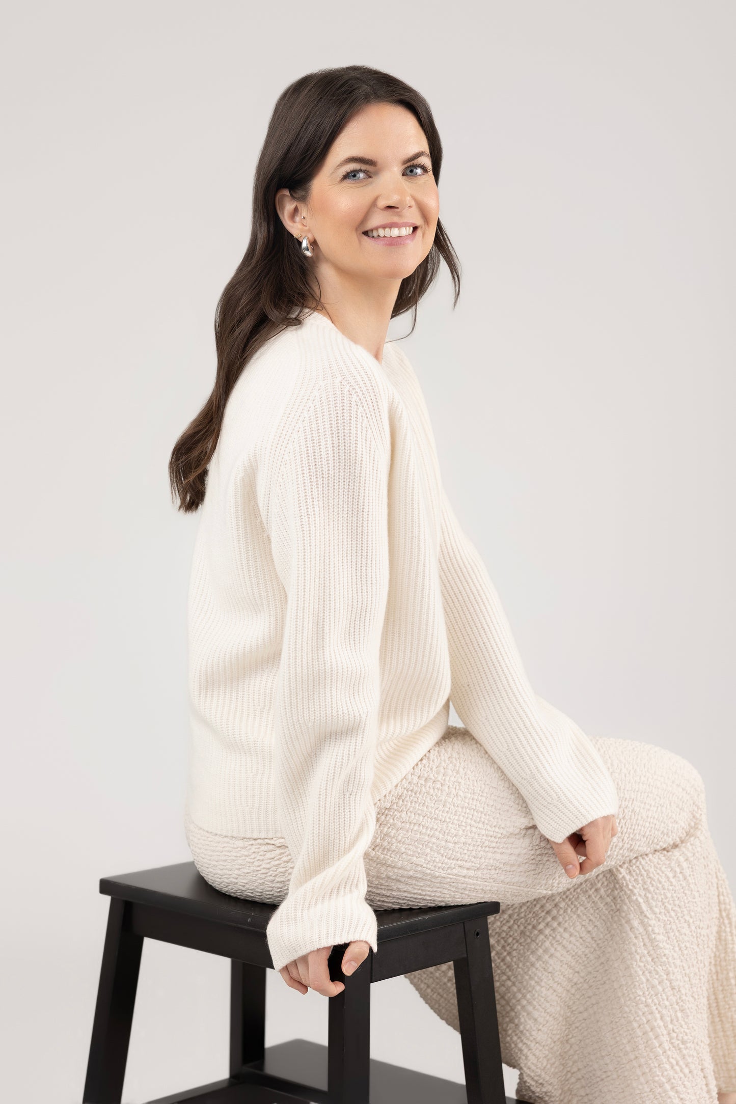 Ribbed V Neck Pullover : Ivory