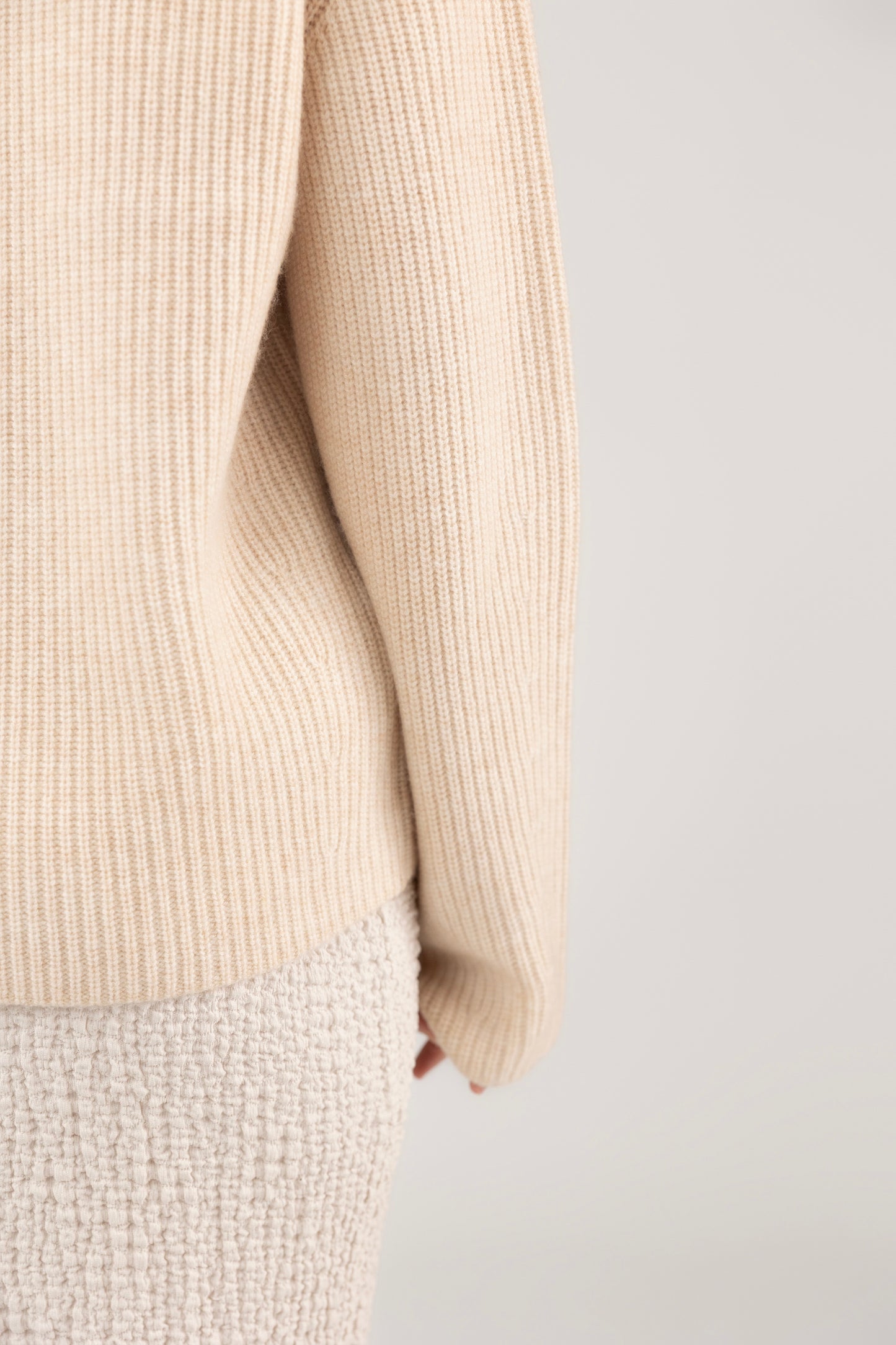 Ribbed V Neck Pullover : Oatmeal