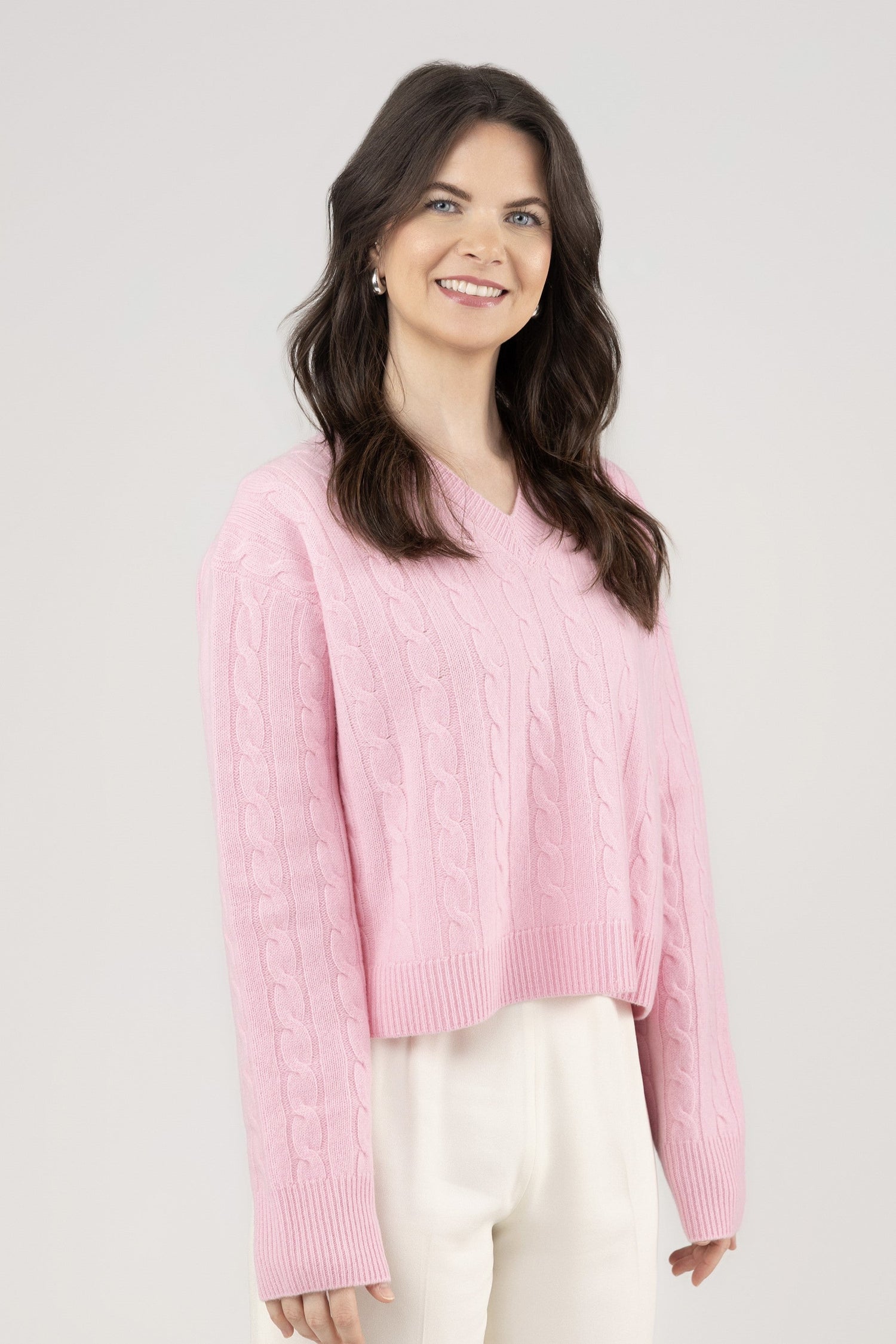 Pogn V-Neck Cable Cashmere Pullover